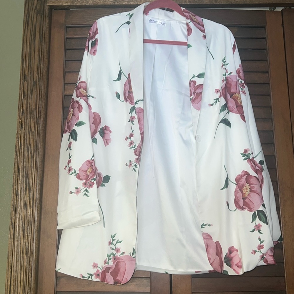 Beautiful floral thin blazer